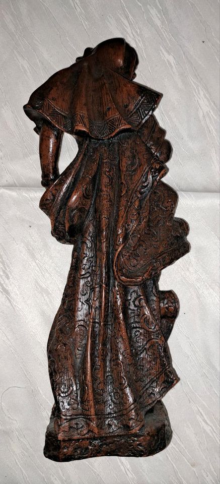 Madonna mit Jesuskind und Madonna sitzend aus Wachs in Sulzbach an der Murr