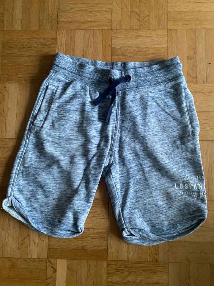 Kurze Hosen Shorts Gr. 146 152 WE H&M in Düsseldorf