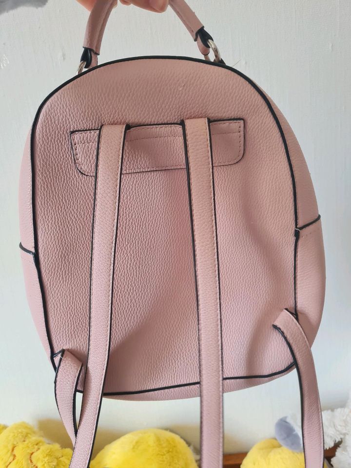 Schöner (Kunst-) Lederrucksack rosa in München