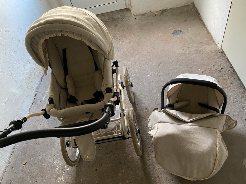 Kinderwagen in Eisleben