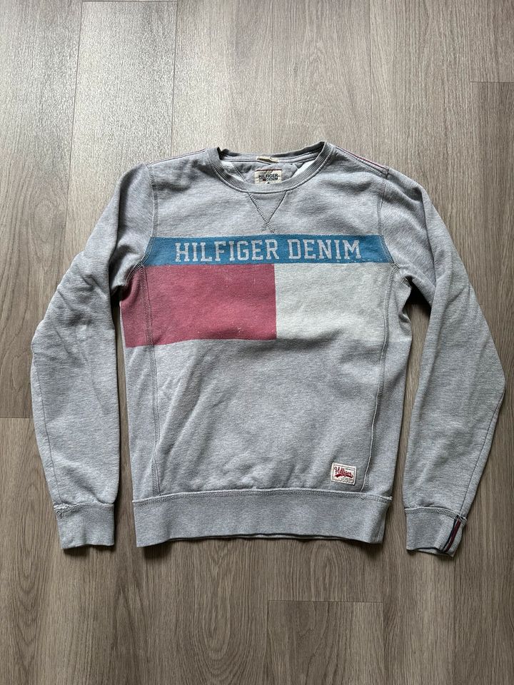 Tommy Hilfiger Pullover Größe S in Düsseldorf