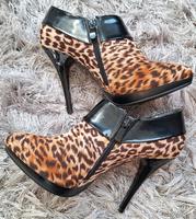 NEU Leo High Heels Stiefelette Absatzschuh Gr. 39 Leopard Sachsen - Wittichenau Vorschau