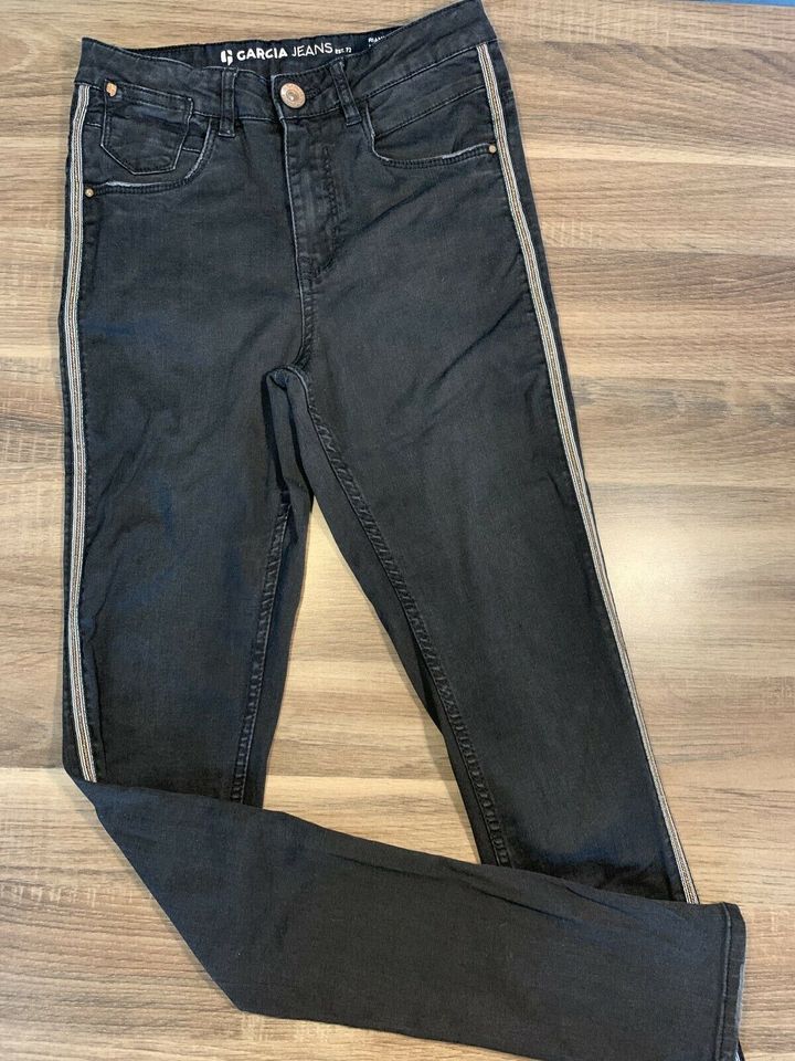 Garcia Jeans Hose Gr. 170 Superslim Rianna schwarz Gold Neuwertig in Schloß Holte-Stukenbrock