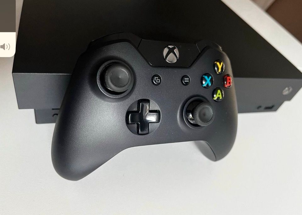 Xbox One X + 1 Controller in Mettingen