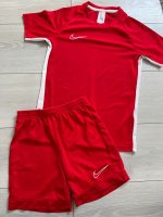 Nike Sport set Shirt & Shorts Gr 128 ✨ Hannover - Kirchrode-Bemerode-Wülferode Vorschau
