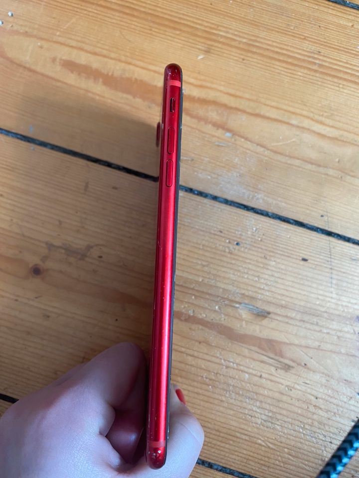 Verkaufe IPhone 8+ rot in Halle