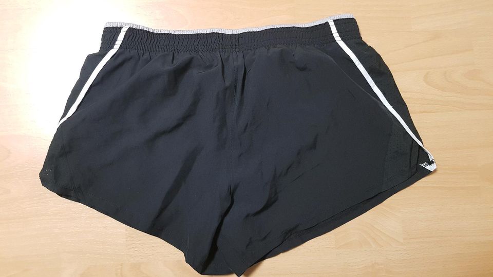 Nike Kurze Hose Shorts in München