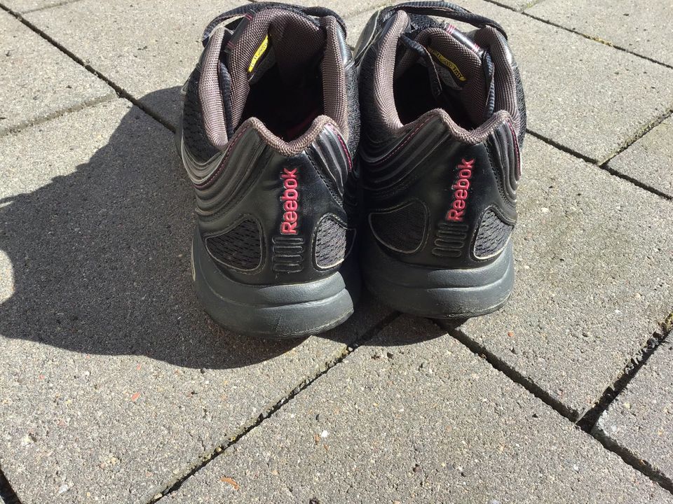 Reebok EasyTone Schuhe Größe 40 - sehr gut erhalten in Paderborn