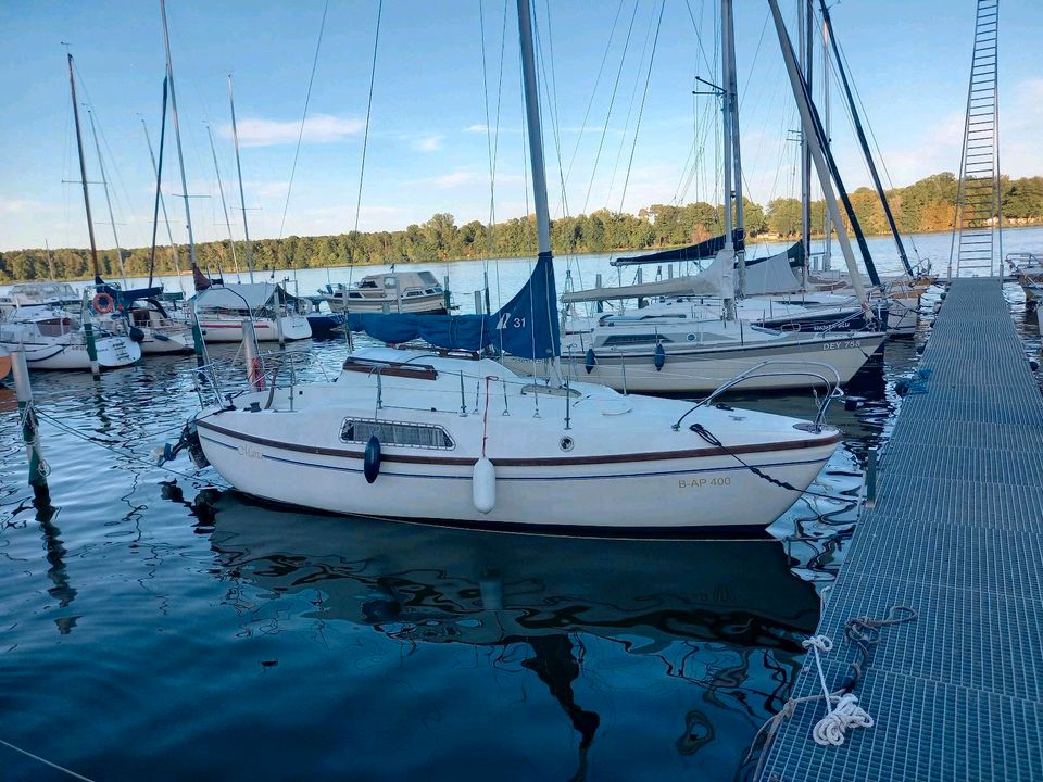 Segelboot Swinger 25,  Yamaha FT8DEL 8PS, Hafentrailer und Platz in Berlin