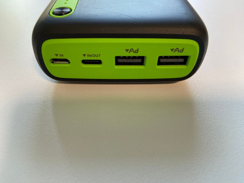 Goui Powerbank 30.000 mAh schwarz/grün, Model G-Belt 30-K in Erftstadt