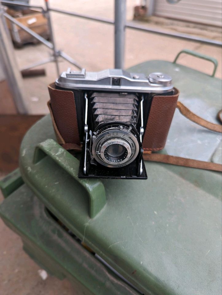 Vintage Fotokamera in Lahr (Schwarzwald)