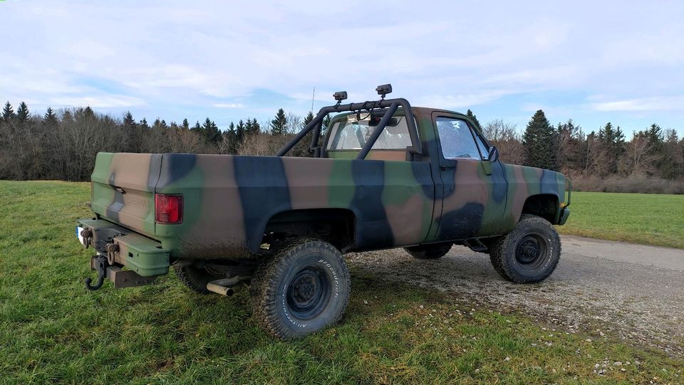 Chevy Chevrolet K30 Ex Army H- Kennzeichen in Villingen-Schwenningen