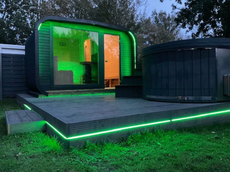 mit LED / LUX model sauna / Fasssauna / Gartensauna / Saunahaus in Berlin