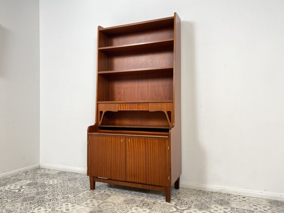 WMK Schöner & gut erhaltener skandinavischer Bücherschrank aus Vollholz mit  ausziehbarer Schreibplatte und Geheimfach # Regal Bücherregal Highboard  Sekretär Schreibtisch Kommode Vintage Mid-Century in  Friedrichshain-Kreuzberg - Friedrichshain