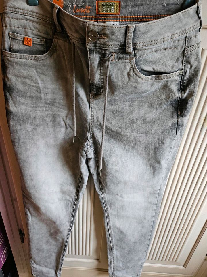 Street one Jeans Joggpants grau Gr. 29/30, neuwertig in Mülheim (Ruhr)