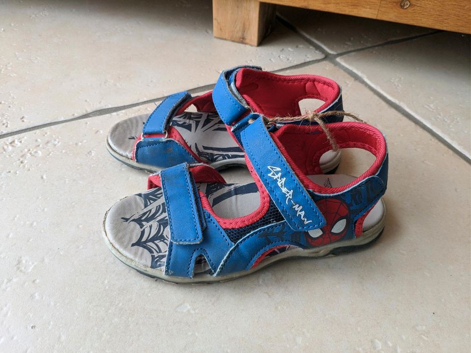 Spiderman Sandalen Gr 32 in Möser