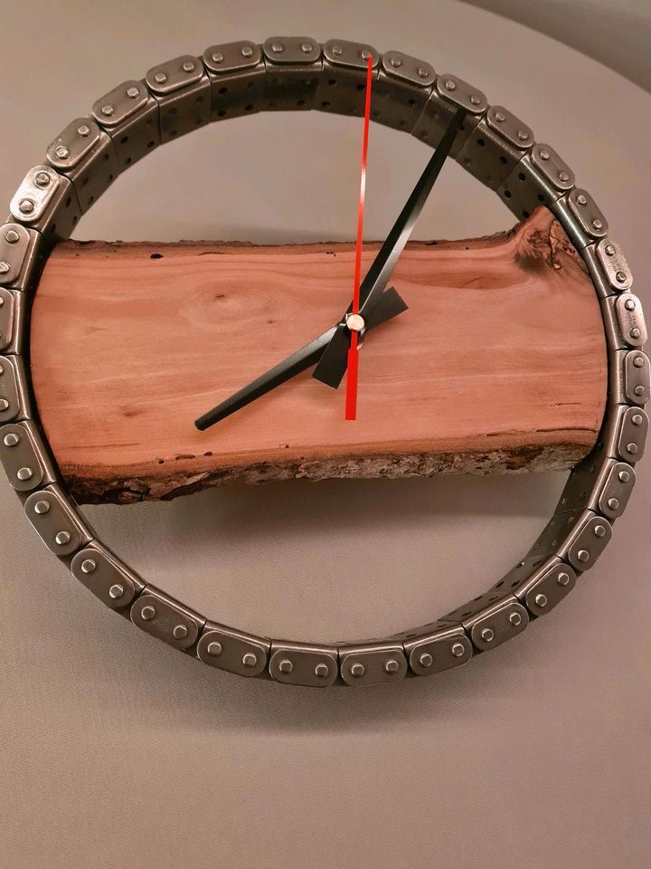 Wanduhr-Upcycling in Damme