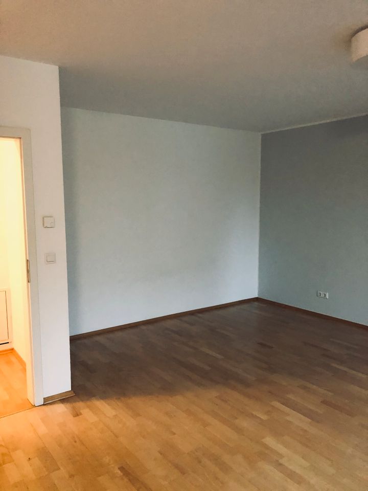 Appartement mit Einbauküche und Balkon zum 01.06.zu vermieten in Meerbusch