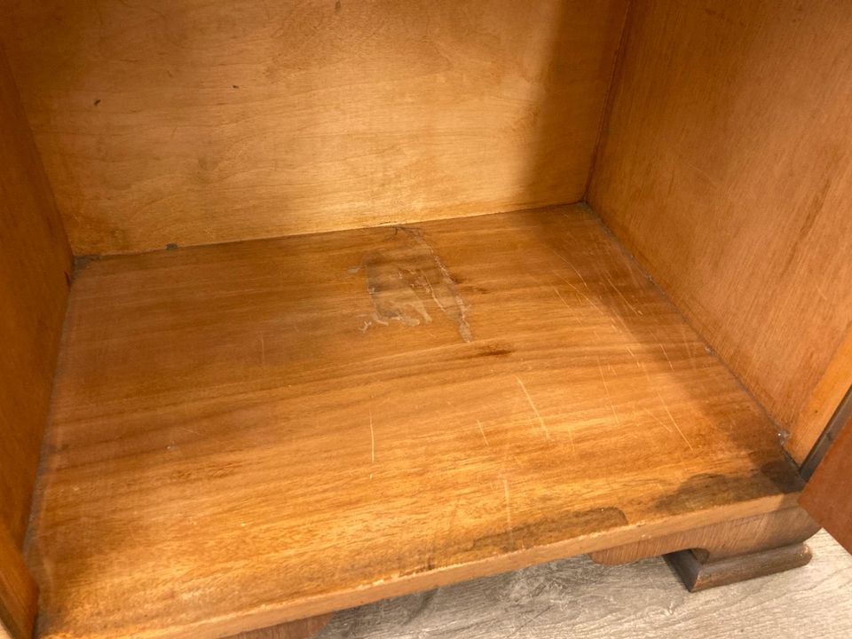 #A Nachtschrank Nachttisch Beistelltisch Holz alt DDR Schublade in Burgstädt