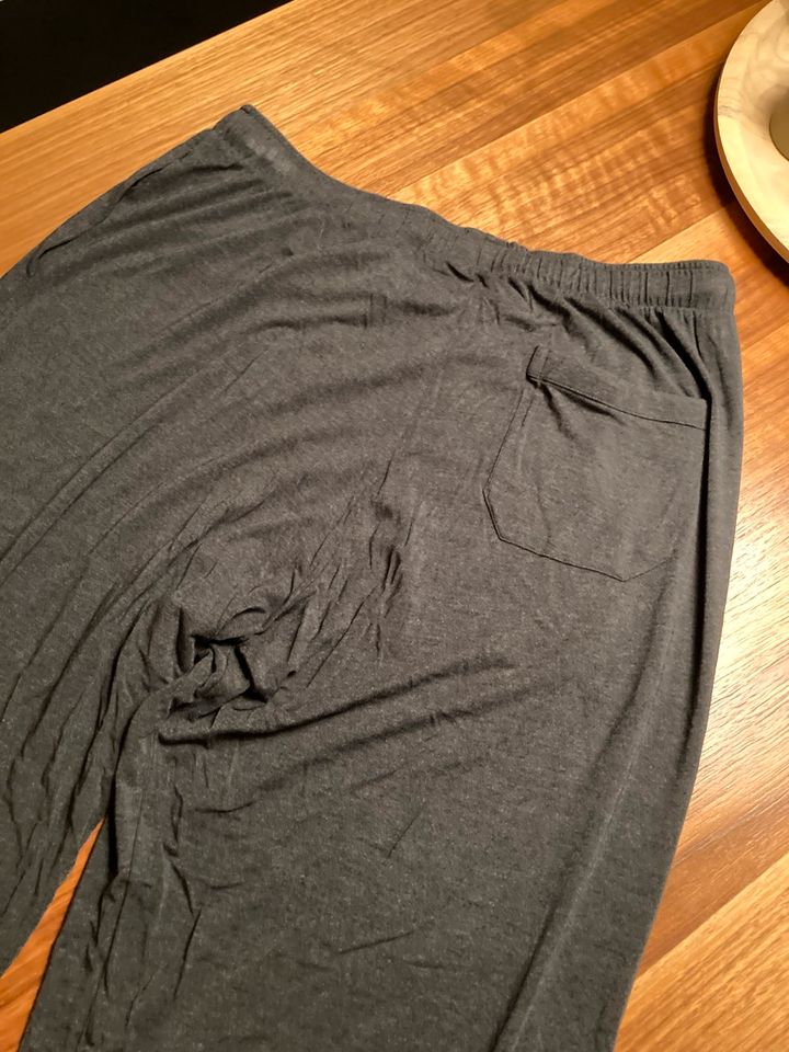 Hose, dünn, Jogging, Pyjama, ohne Etikett, schwarz/grau, L/XL,top in Markt Schwaben