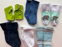 Set: Grüne sock ons Sockenhalter und 5 Paar Babysocken Nordrhein-Westfalen - Sankt Augustin Vorschau