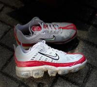Nike Air VaporMax 360 Grau/Rot Mecklenburg-Vorpommern - Cordshagen (Blankenhagen) Vorschau