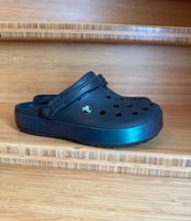 Crocs Crocband  IRIDESCENT schwarz Gr. 37/38 M5 W7 Hessen - Hungen Vorschau