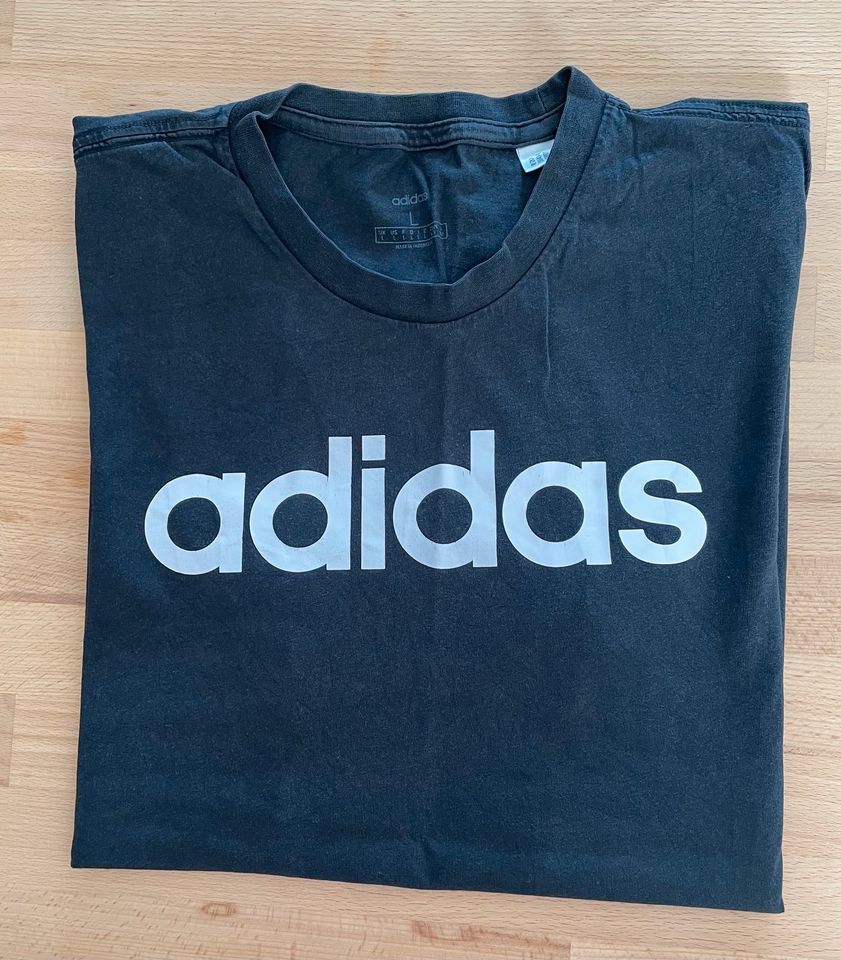 ADIDAS T-Shirt schwarz Grösse L in Dinslaken