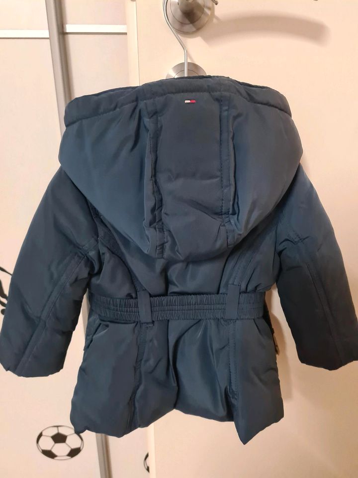 Tommy Hilfiger Winterjacke /-mantel Gr. 68 in Osnabrück