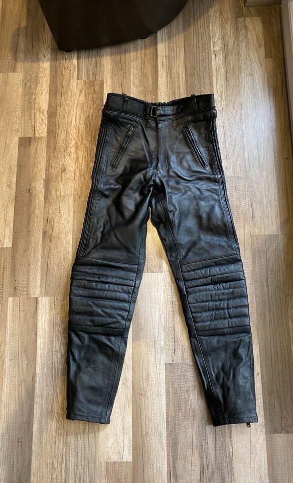 Louis Motorrad Lederhose schwarz Gr. 50 in Wiesbaden