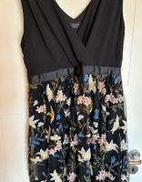 Schickes Kleid, gr. 44, mit Blumen bestickt , C&A Hessen - Bad Arolsen Vorschau