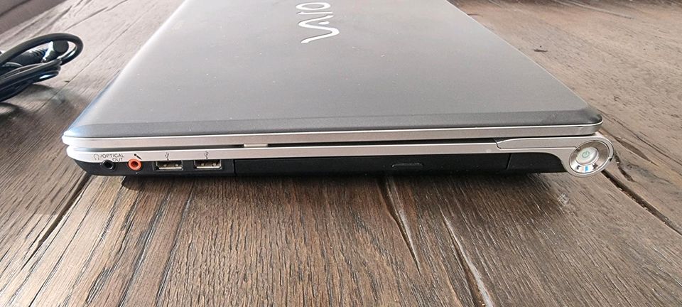 Sony Vaio PGC-81212M 16' Core i5 2.5GHz- HDD 500GB in Esslingen