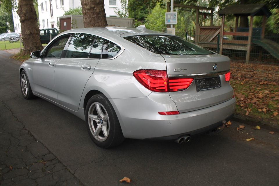 BMW 5ER 530d GT F07 530GT HU+AU PANORAMA AUTOMATIK AHK in Siegen