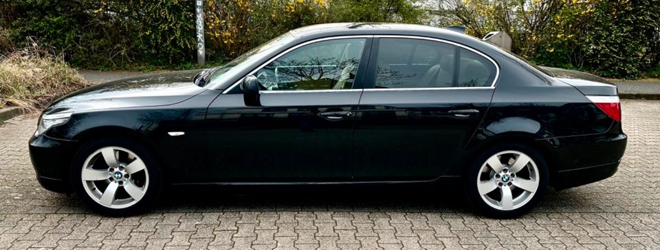 BMW 520d Limousine Vollleder Facelift in Köln