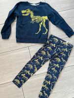 Set aus Sweatshirt und dünner Hose Dino in 122/128 H&M Niedersachsen - Leer (Ostfriesland) Vorschau