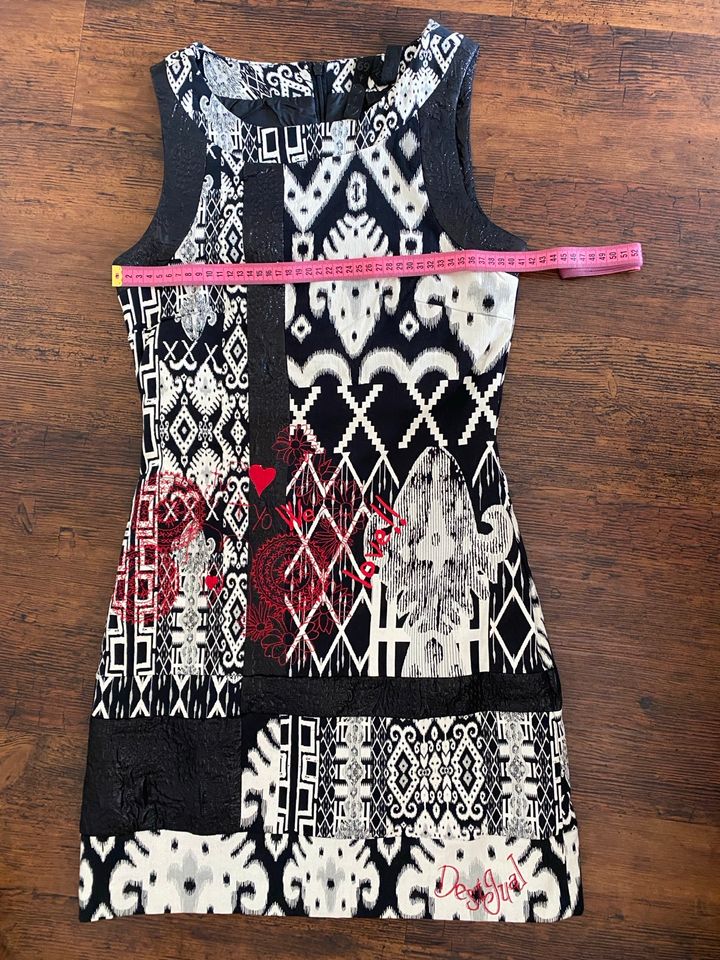 Desigual Kleid NEU Gr.36 in Bad Bibra