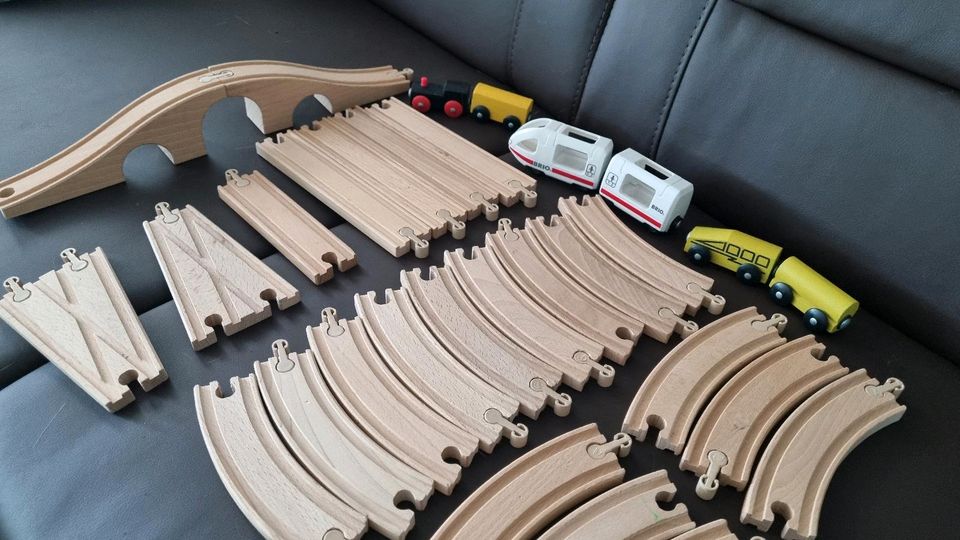 Brio Holz Eisenbahn Set 30-teilig ICE in Kaufbeuren