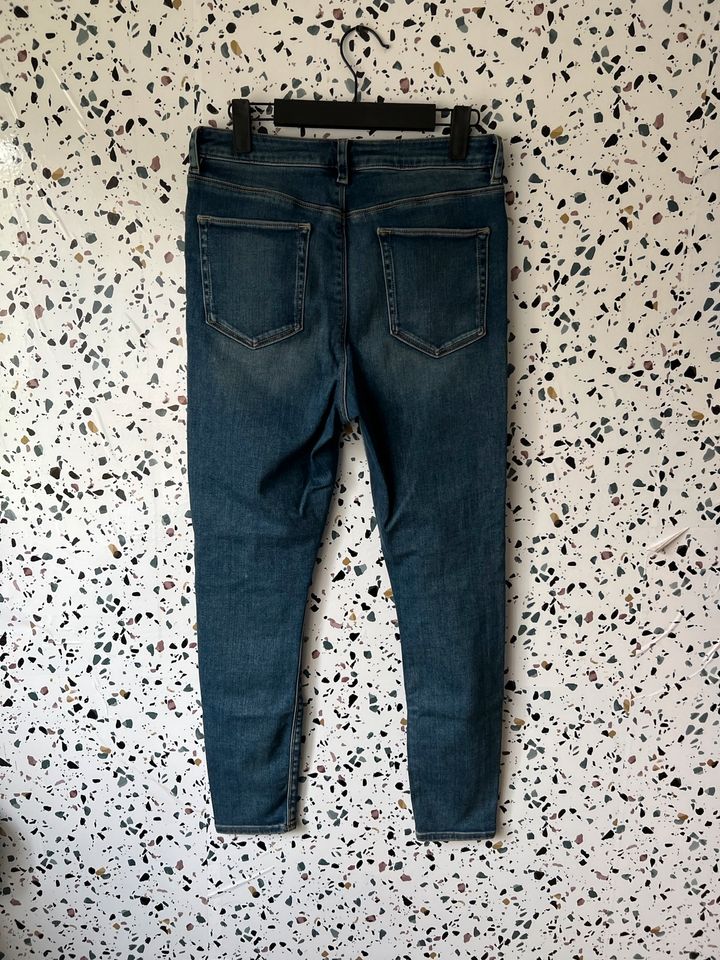 Rohren Jeans Hose Von Asos 30/30 - Maße anbei in Itzehoe