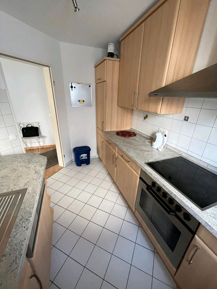 Küche mit Geräten in Niederstotzingen