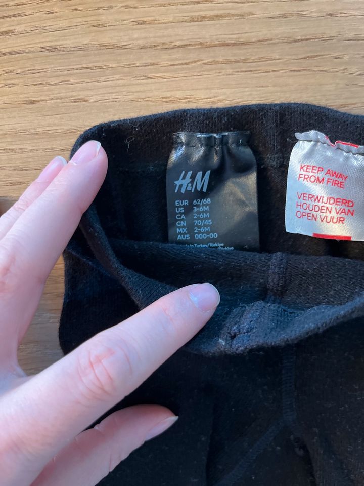 2er Pack Strumpfhosen, graue & Schwarz, H&M, 62/68 in Lohr (Main)