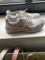 Hallenschuhe Damen, weiß mit goldenen Akzenten Dresden - Neustadt Vorschau