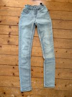 Coole Slim Jeans Hose grau Gr. 158 Wie neu! Niedersachsen - Quakenbrück Vorschau