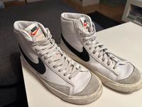 Nike Blazer Mid 77 Sneaker Damen weiß in Größe 40 Nordrhein-Westfalen - Werl Vorschau