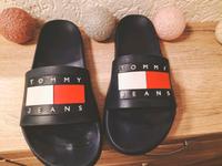 Original Tommy Hilfiger Badeschuhe gr 39 Schlappen Nordrhein-Westfalen - Frechen Vorschau