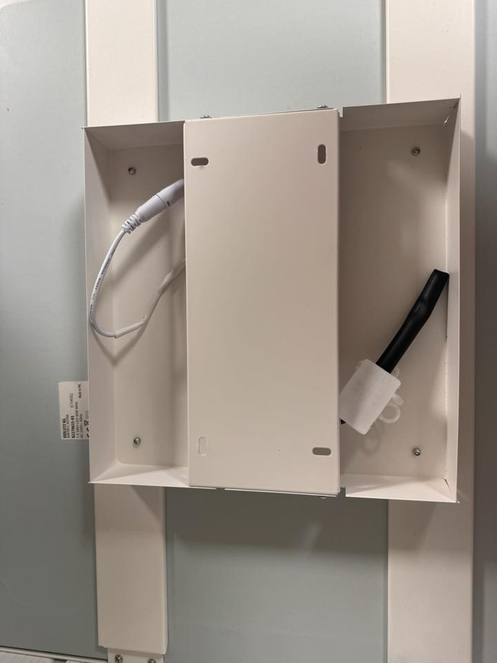Novel LED Deckenleuchte 2700k weiß 60 x 60 cm (9x vorhanden) in Salzkotten