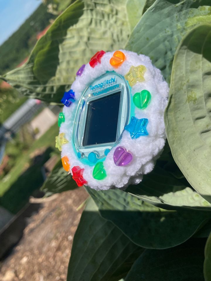 Hülle Case für Tamagotchi alle Modelle Regenbogen Perlen kuschel in Sulzbach (Saar)