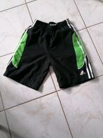 Kurze Hose Sporthose Adidas schwarz grün 140 Bayern - Postbauer-Heng Vorschau