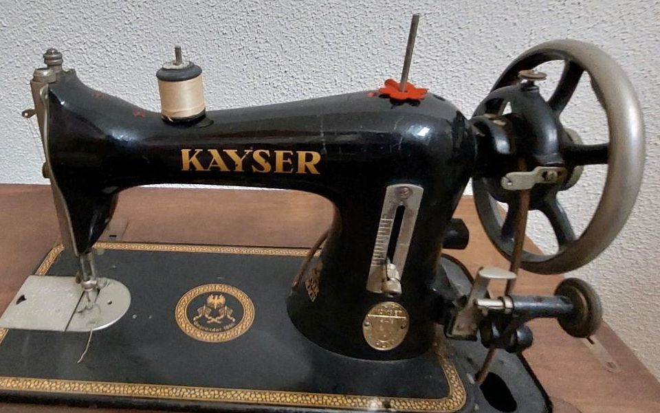 Nähmaschine Pfaff Kayser 31  mit Licht / 20.J.  Sammler Vintage in Steinen