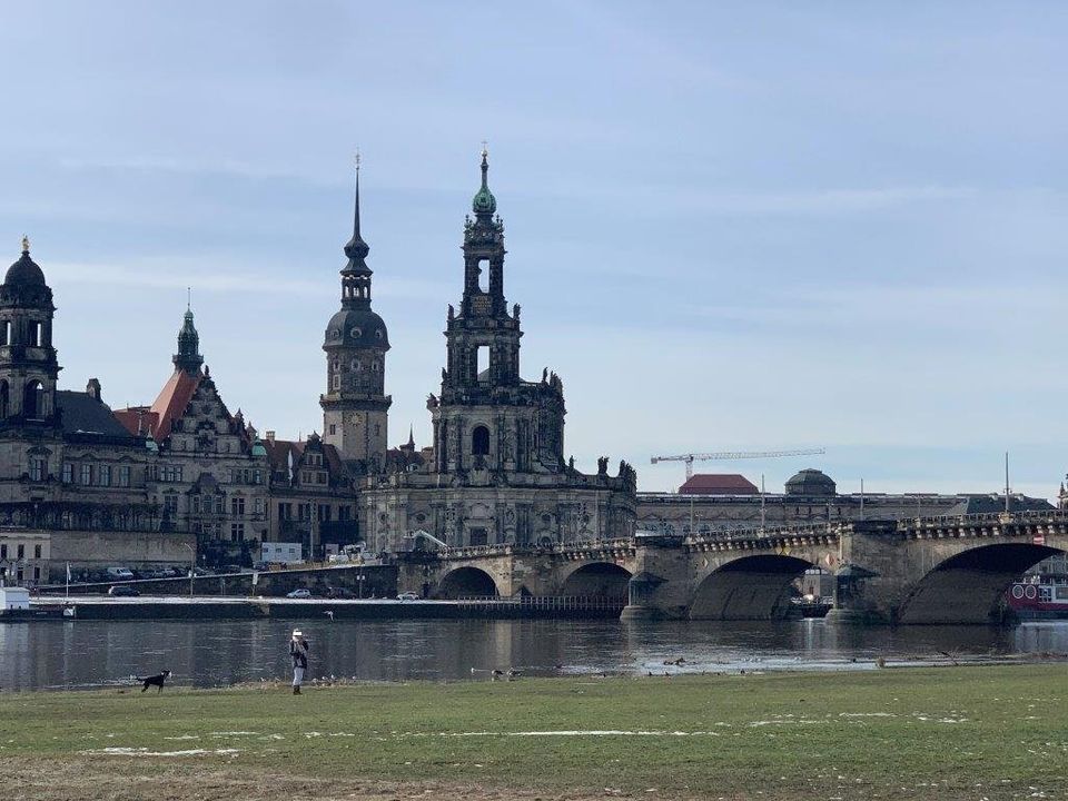 Lindenpark in Dresden-Laubegast: Ruhige Drei-Zimmer-Wohnung mit Balkon in direkter Elbnähe in Dresden