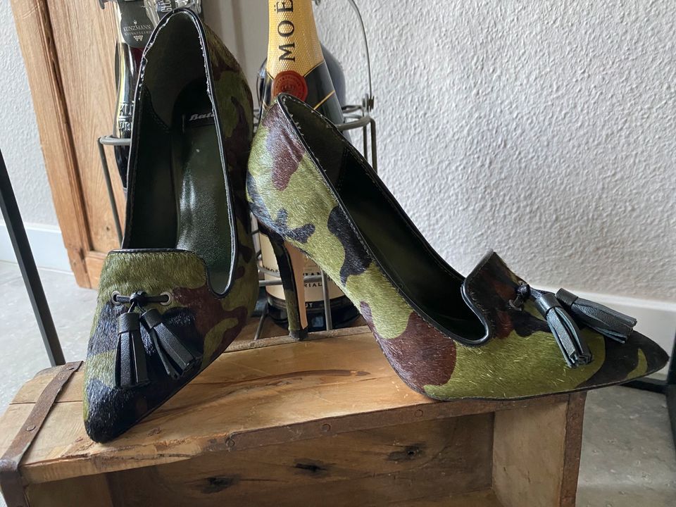 Bata 37 Pumps Camouflage Gr. 37 neuwertig Leder in Falkensee